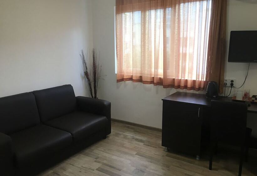 带双人床的基本房间, Samuil Apartments