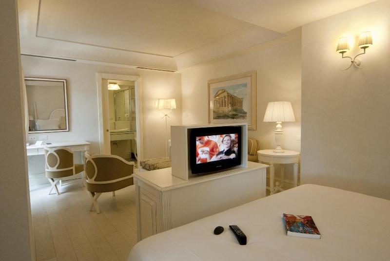 اتاق استاندارد چهار تخته, Fulidun Hotel Kenting