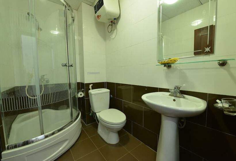 اتاق لوکس, Golden Time Hostel 3