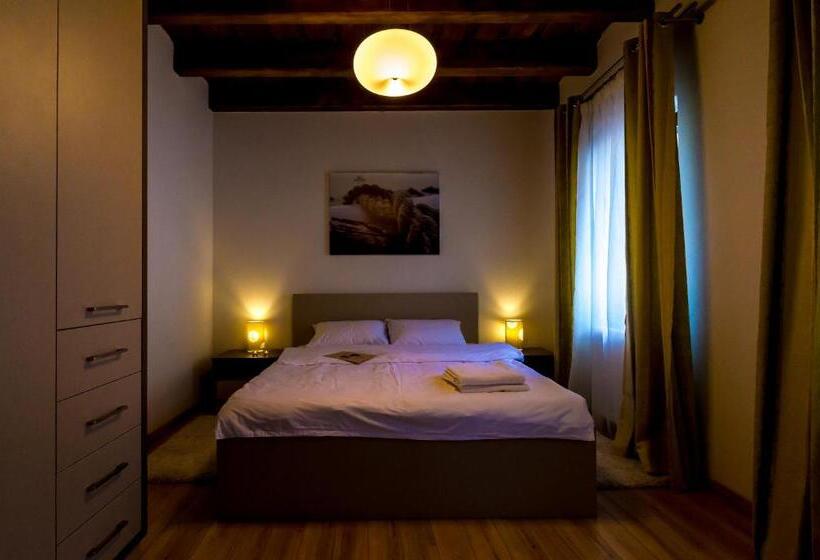 سوییت جونیور, Casa Nicolae Luxury Suites