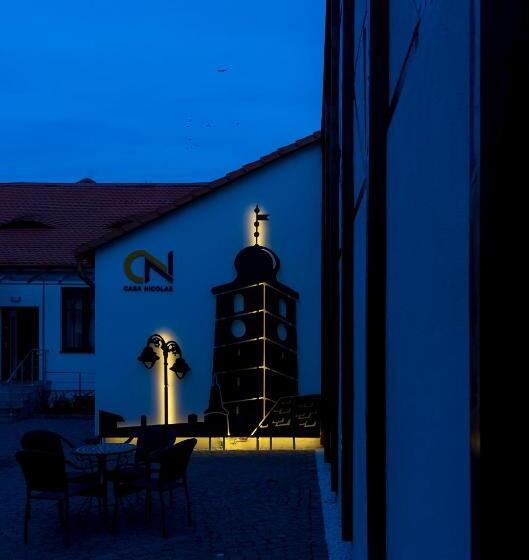 سوییت جونیور, Casa Nicolae Luxury Suites