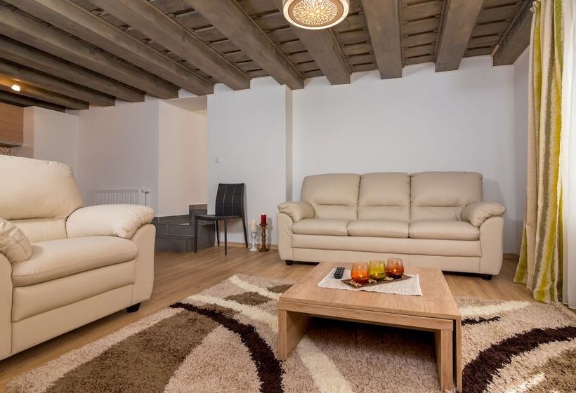 سوییت لوکس, Casa Nicolae Luxury Suites