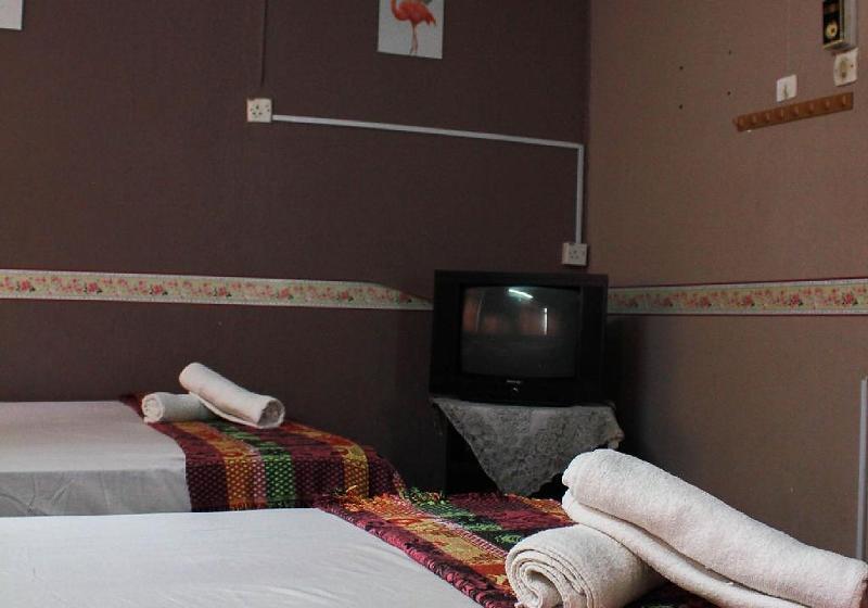 Четырехместный Номер Deluxe, Sun Golden Inn
