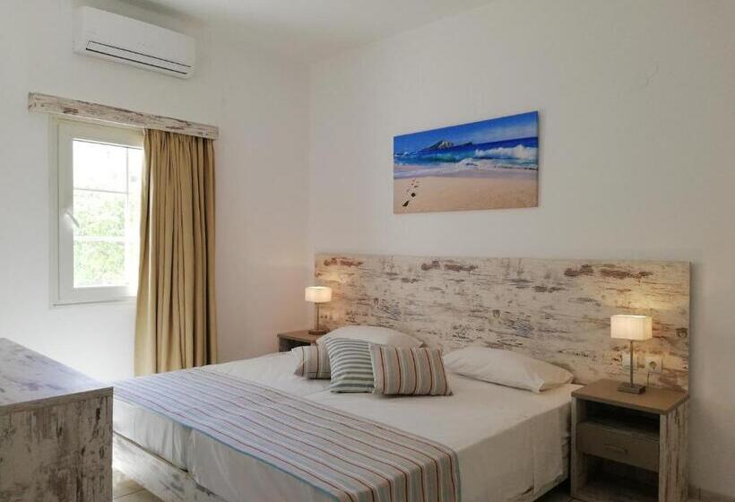 Полулюкс, Evina Rooms & Suites