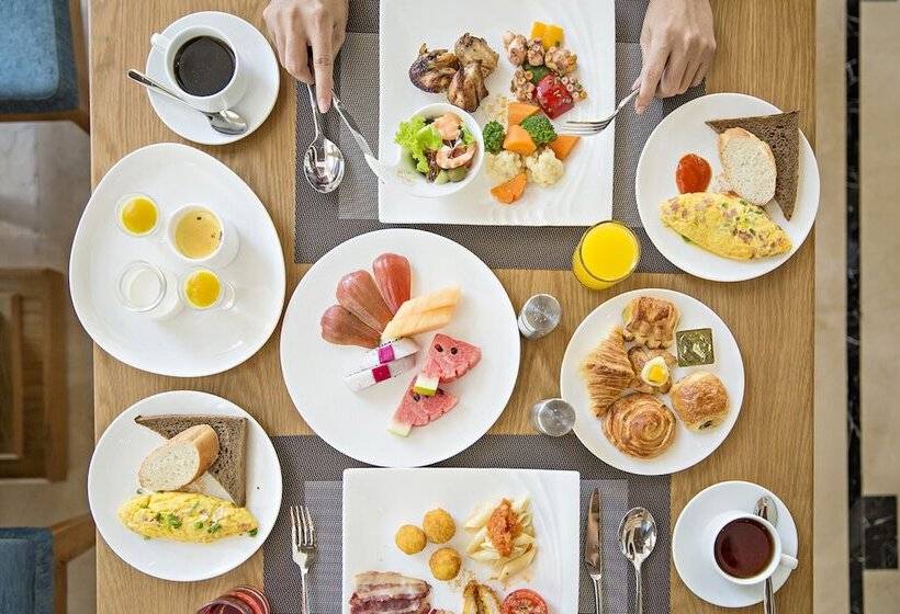Superior Room, Paris Deli Danang Beach
