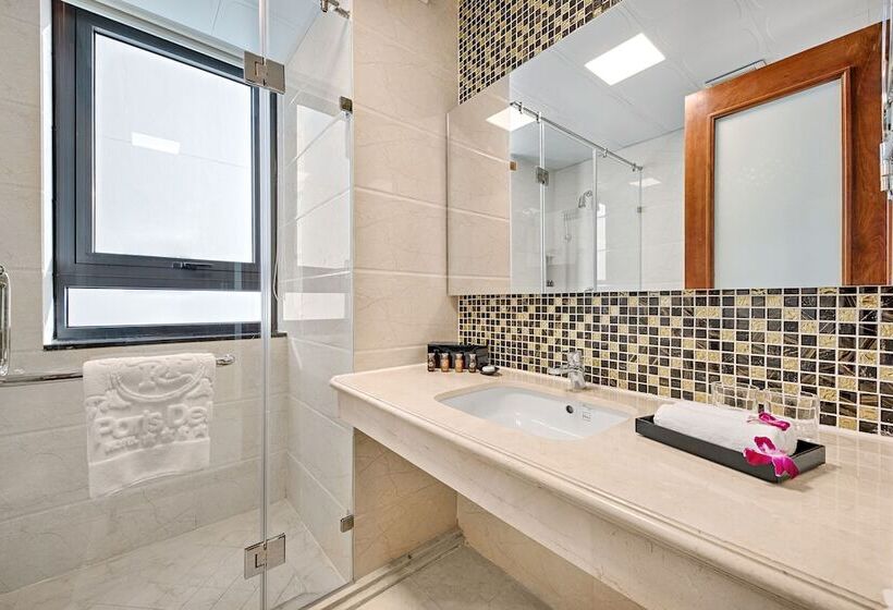 Superior Room, Paris Deli Danang Beach