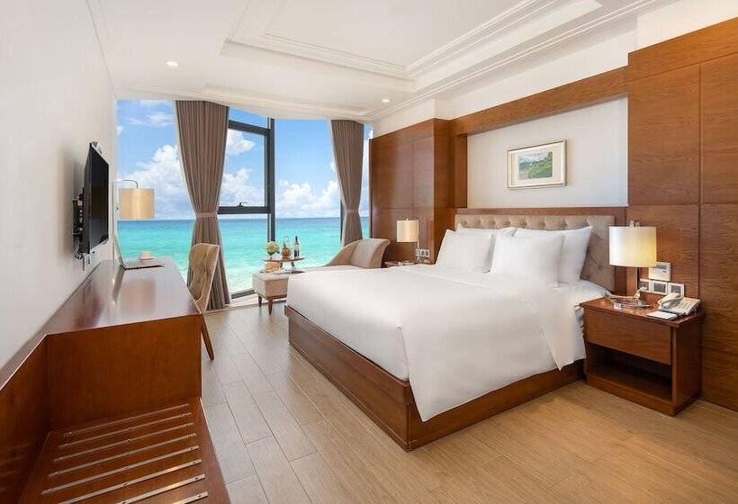 Quarto Premium Vista Mar, Paris Deli Danang Beach