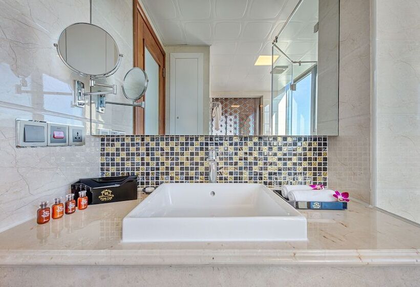 Apartamento 2 Quartos, Paris Deli Danang Beach