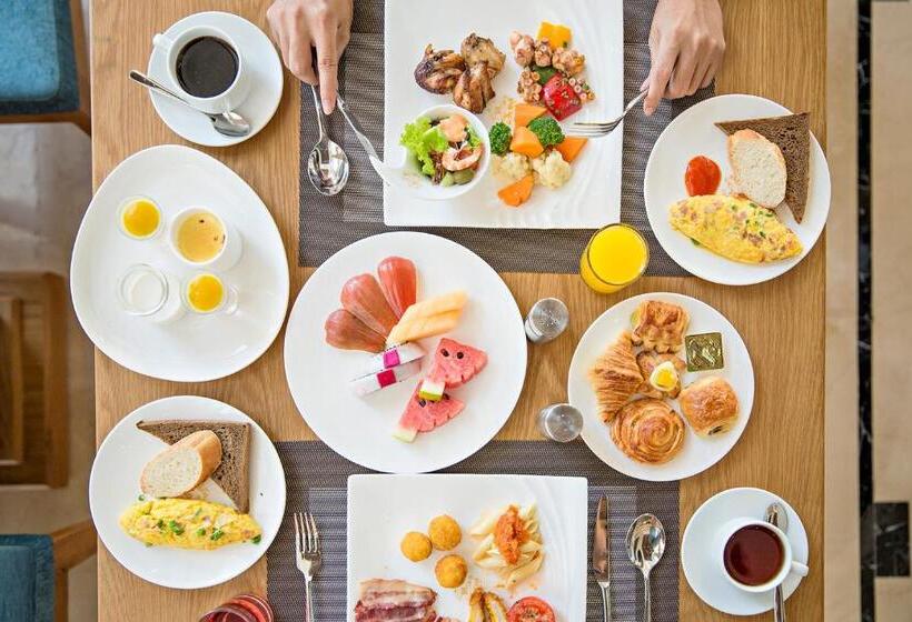 Superior Room, Paris Deli Danang Beach
