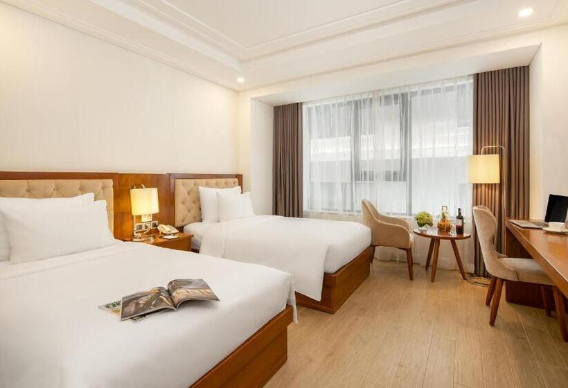 Deluxe Room, Paris Deli Danang Beach
