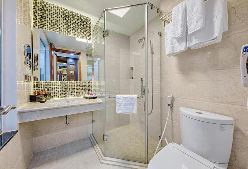 2 Bedroom Apartment, Paris Deli Danang Beach