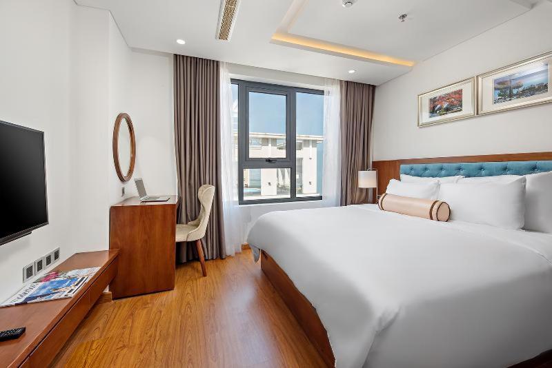 Standard Room, Paris Deli Danang Beach