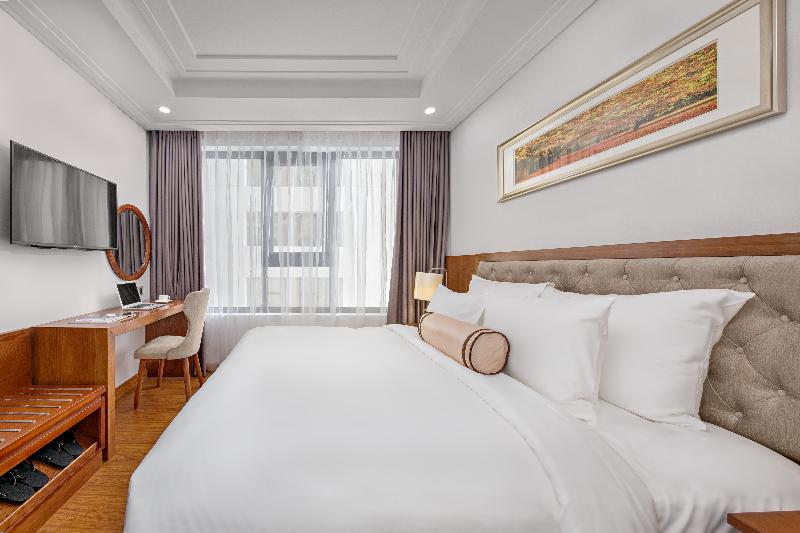 Superior Room, Paris Deli Danang Beach
