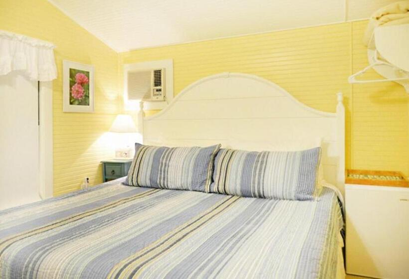 Хижина, 2 River Road Inn Cottages