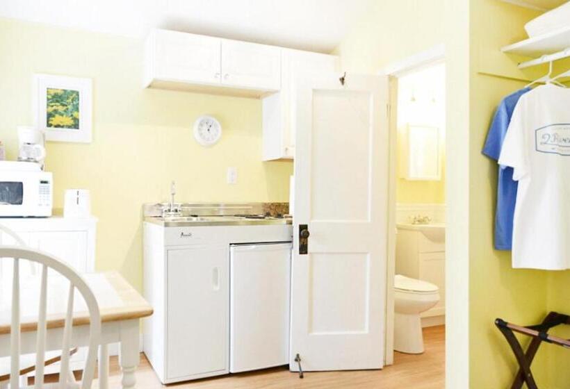 Хижина Deluxe, 2 River Road Inn Cottages