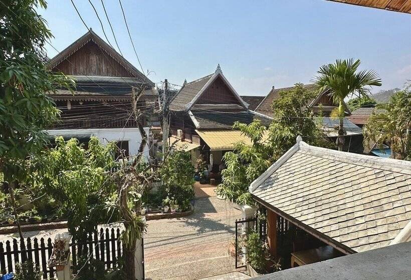 Номер Стандарт Трехместный, Hoxieng Guesthouse 1