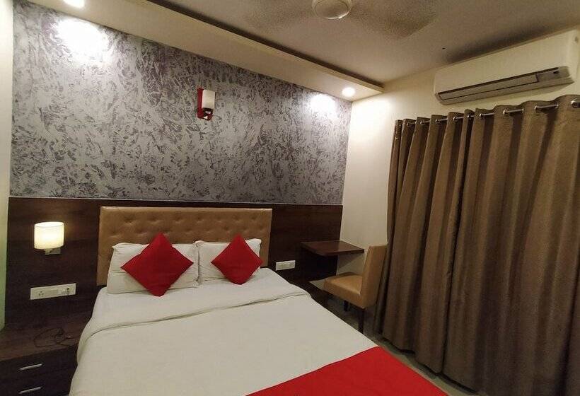 行政房间, Highland Residency