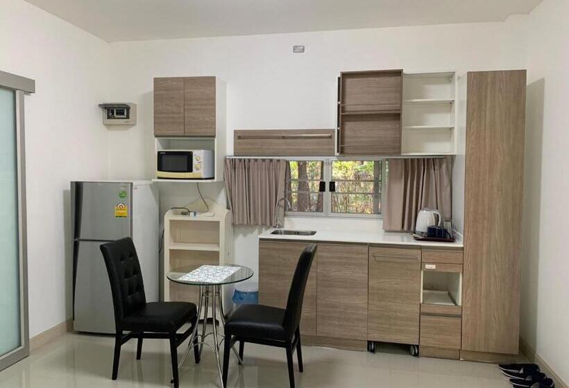 디럭스 트리플 룸, Baan Pingkan Wellness Resort