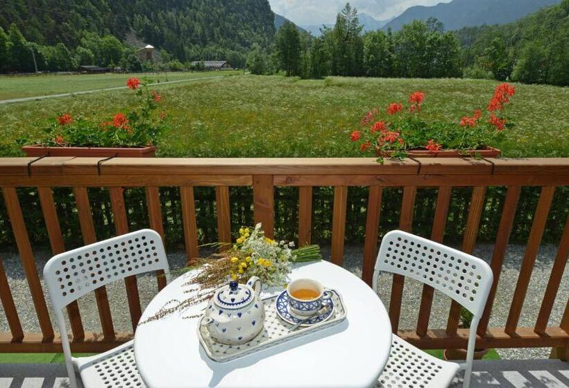 اتاق استاندارد سه نفره, Miravalle