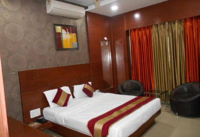 Deluxe Suite, Shri Khedapati International