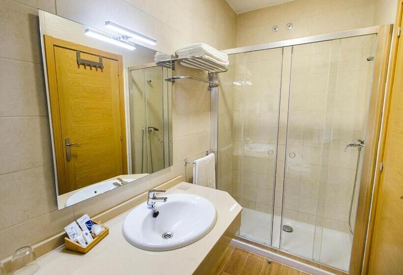 Номер Deluxe с Балконом, Hospedería Castilla Plaza Mayor