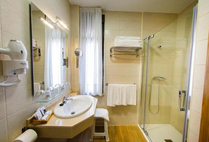 Номер Deluxe, Hospedería Castilla Plaza Mayor