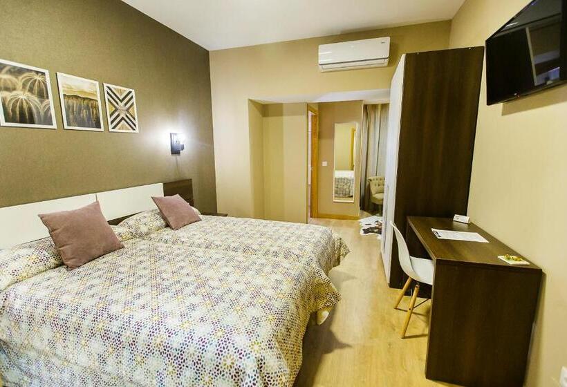 Номер Deluxe, Hospedería Castilla Plaza Mayor
