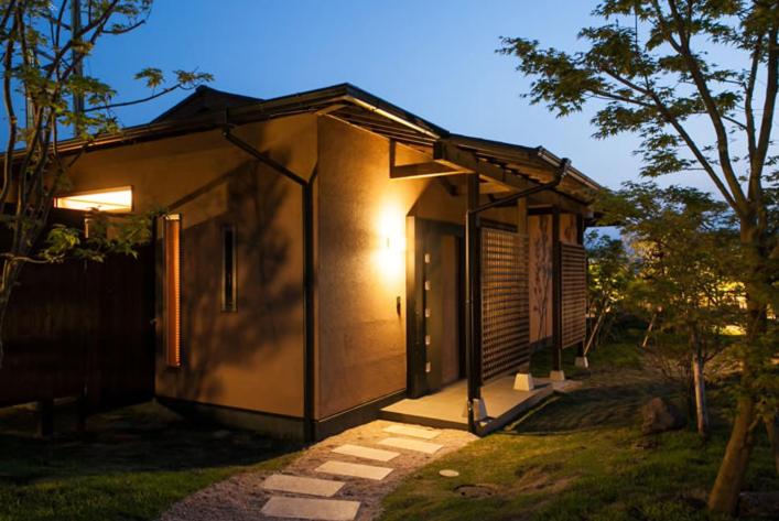 Quarto Estandar, Okuyado Buaiso