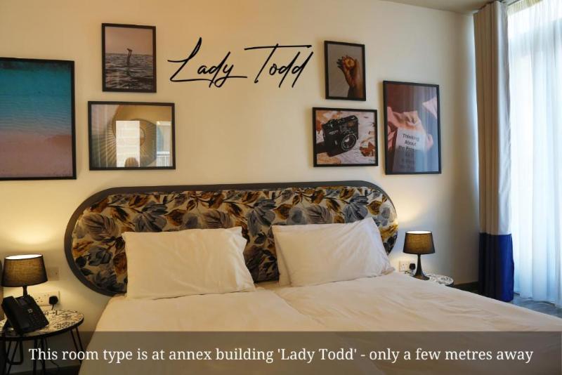 اتاق استاندارد, Mr. Todd