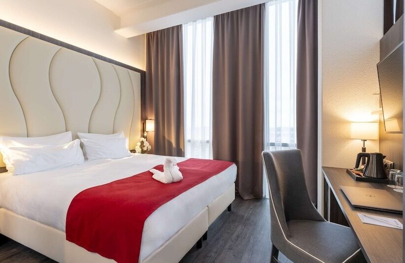 Номер Комфорт, Plaza Premium Almere