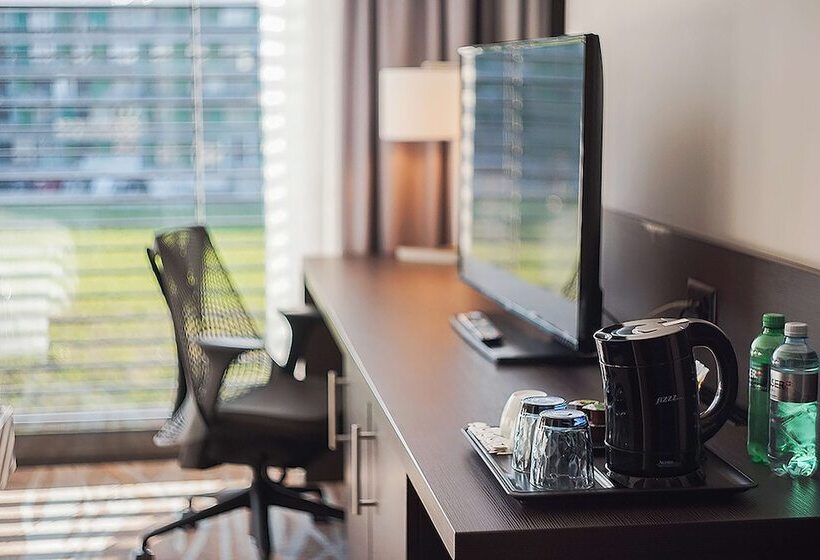 Номер Стандарт, Hilton Garden Inn Zurich Limmattal