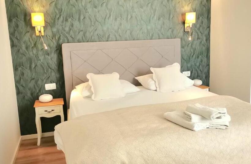 Apartament 2 Dormitoare, 48 Rooms Split