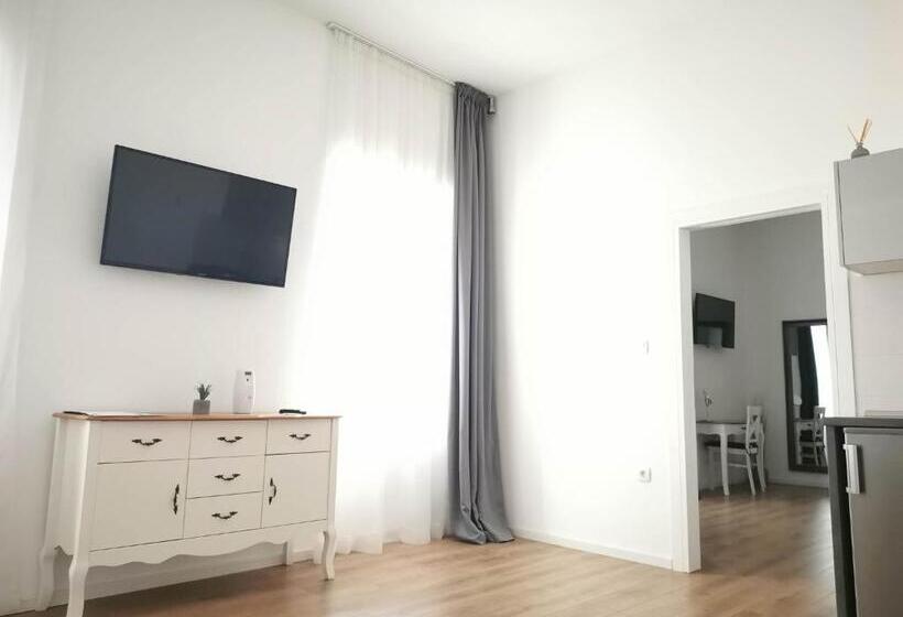 Apartament 2 Dormitoare, 48 Rooms Split