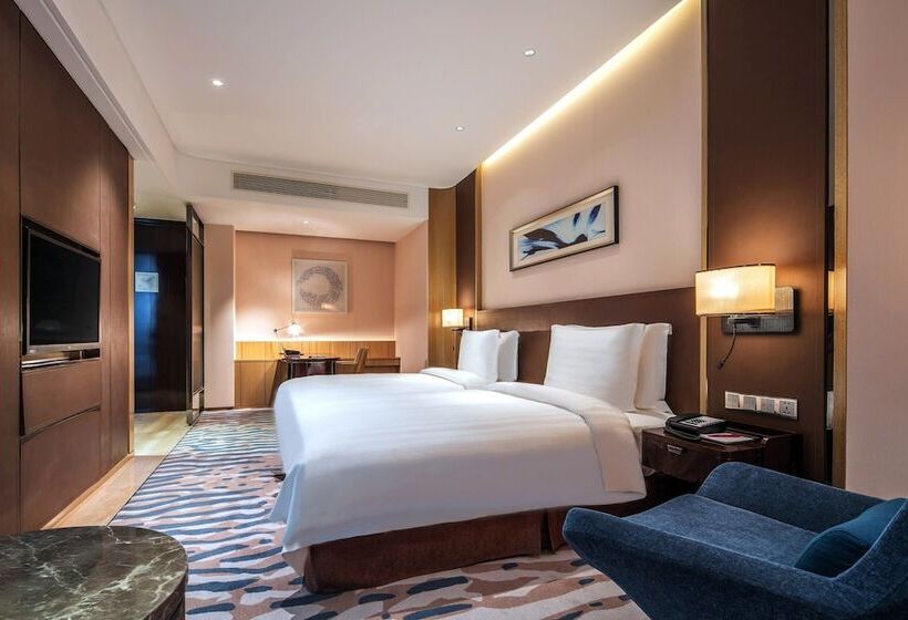 Номер Премиум, Crowne Plaza Dalian Sports Center, An Ihg