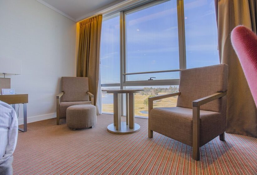Номер Deluxe, Hilton Pilar