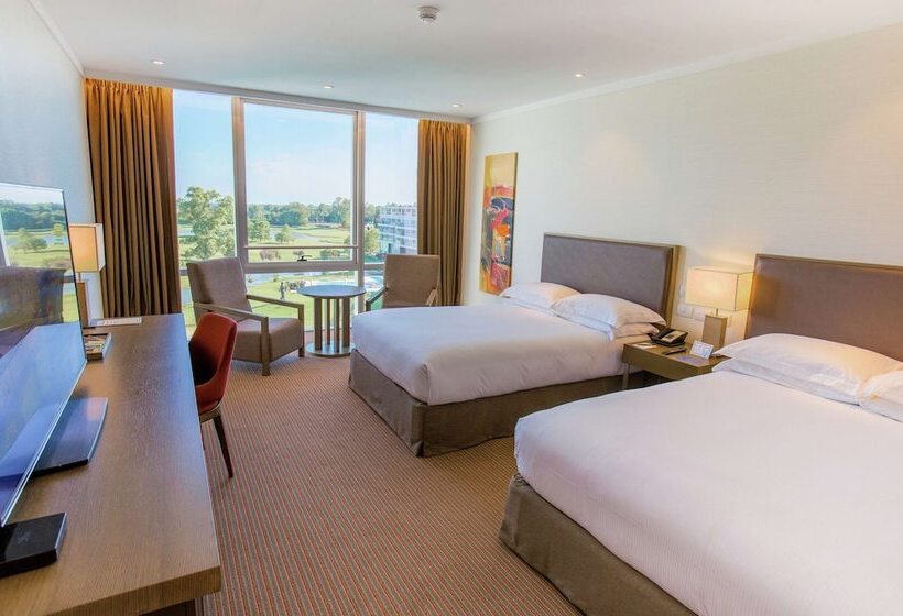 Номер Deluxe, Hilton Pilar