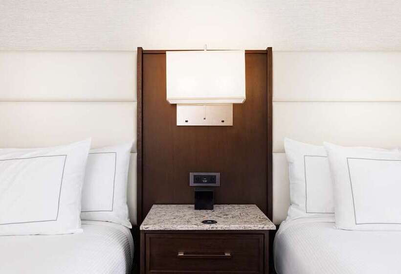 Номер Premium с Балконом, Hilton Pilar