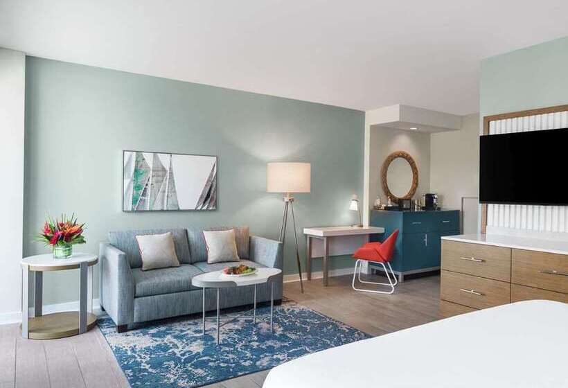 Номер Deluxe, Hilton Pilar