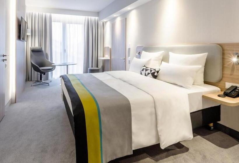 Номер Стандарт Адаптированный для Инвалидов, Holiday Inn Express   Wuppertal   Hauptbahnhof, An Ihg