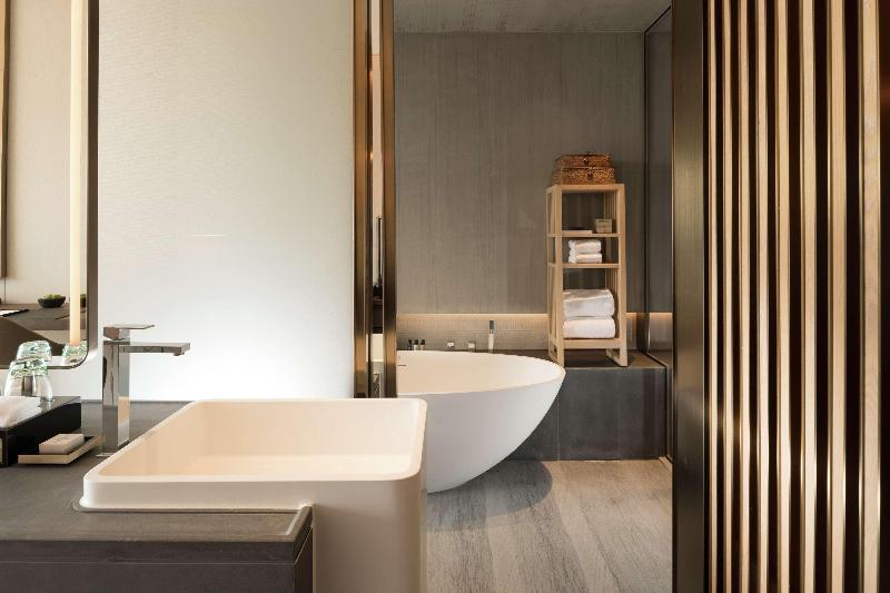 Номер Deluxe Вид на Горы, Joyze Hotel Xiamen, Curio Collection By Hilton