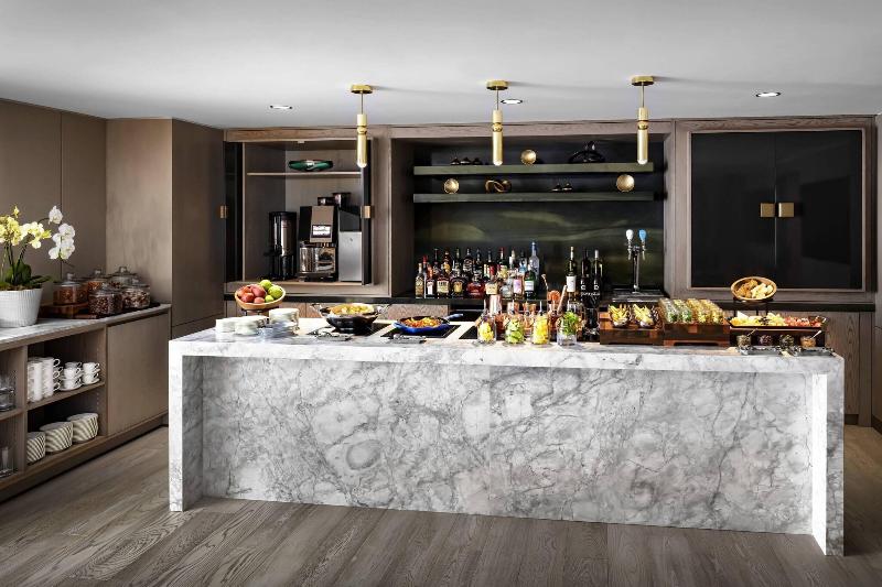キングサイズベッドのエクゼクティブルーム, Jw Marriott Edmonton Ice District