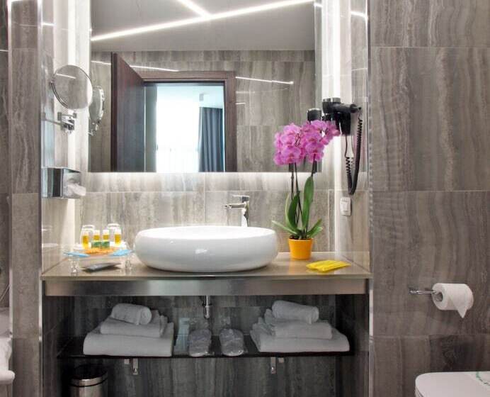 Suite, The Hive