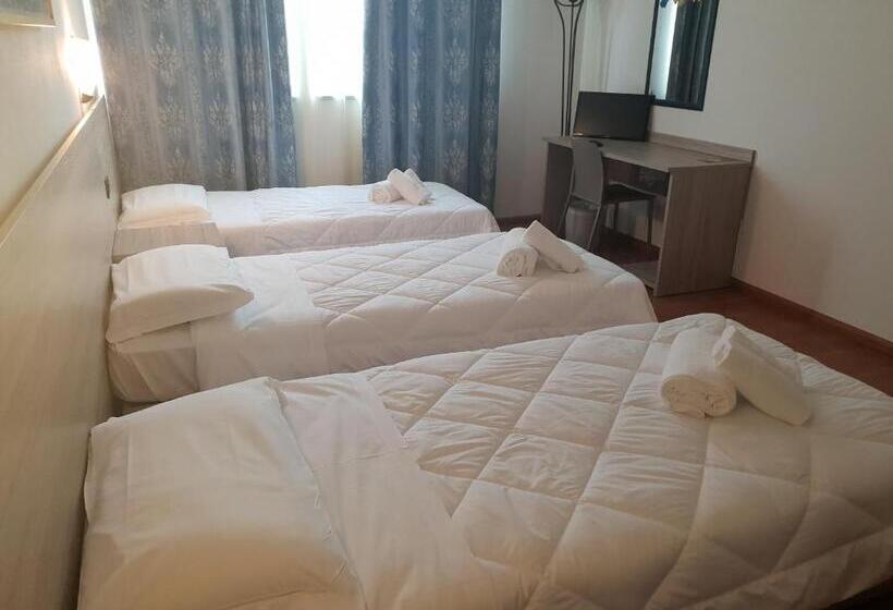 اتاق سوپریور سه تخته, Risthotel Airport