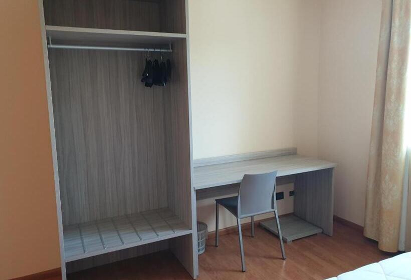 سوییت لوکس, Risthotel Airport