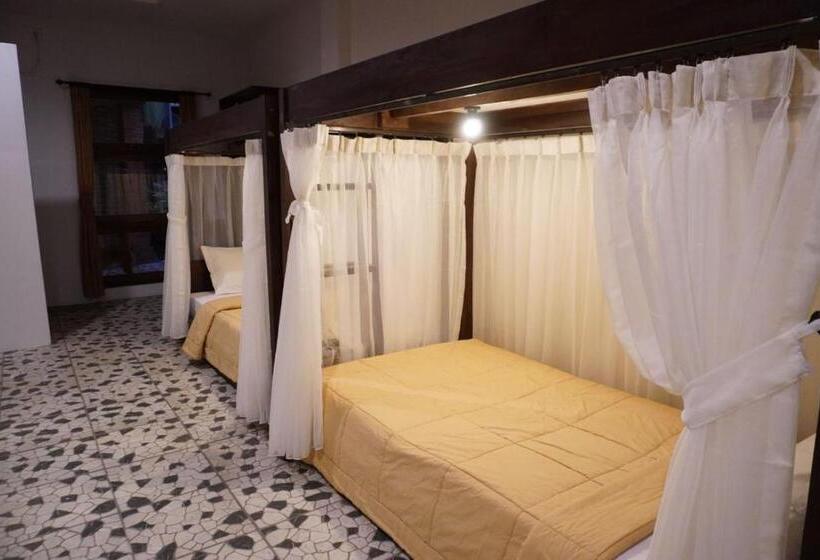 تختخواب در اتاق مشترک, Uma Mani Villa Bali