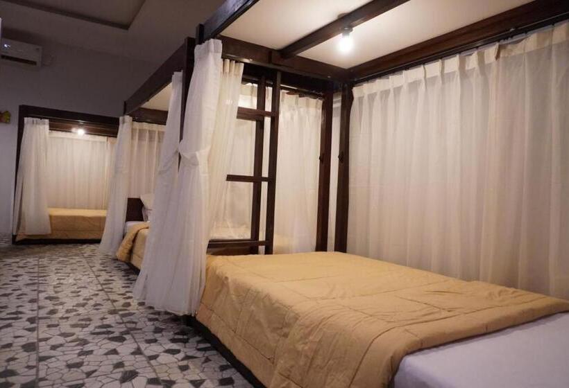 تختخواب در اتاق مشترک, Uma Mani Villa Bali
