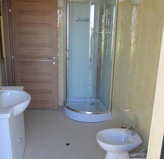 اتاق خانوادگی, B&b Marzia