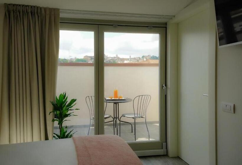 اتاق لوکس با چشم‌انداز شهر, Bergamo Inn 15