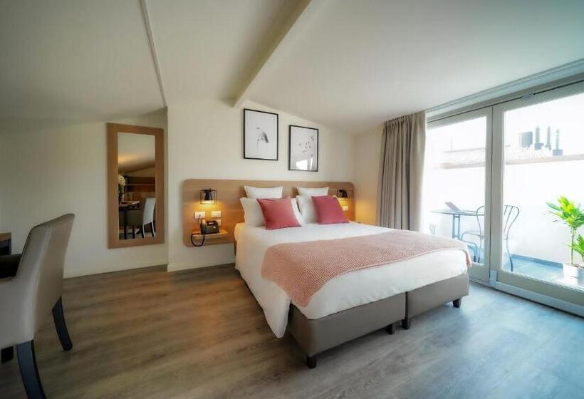 اتاق لوکس با چشم‌انداز شهر, Bergamo Inn 15
