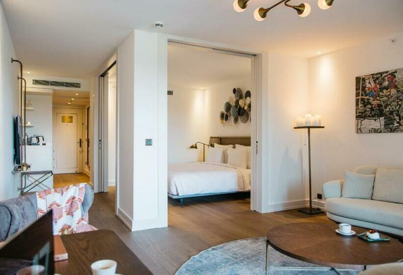 Люкс Вид на Бассейн, Biblos Resort Alaçatı